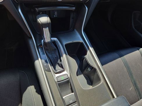 Used 2018 Honda Accord EX image 22