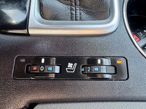 Used 2016 Toyota Highlander Limited image 41