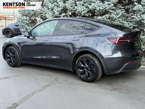 Used 2024 Tesla Model Y Long Range AWD/4WD image 5