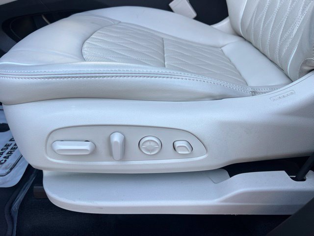 Used 2024 Buick Enclave Avenir w/ Avenir Technology Package AWD/4WD image 28