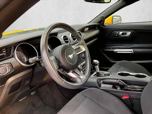Used 2018 Ford Mustang Coupe RWD image 14