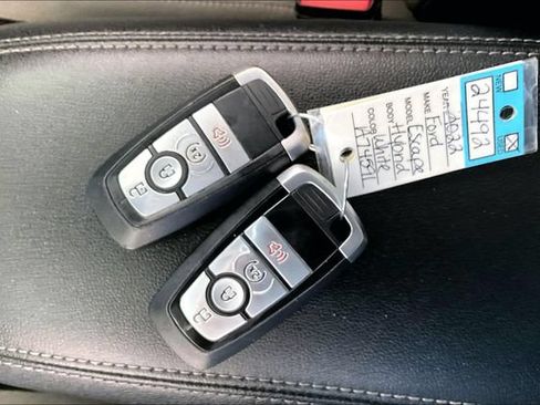 Used 2022 Ford Escape SE w/ SE Sport Appearance Package AWD/4WD image 46