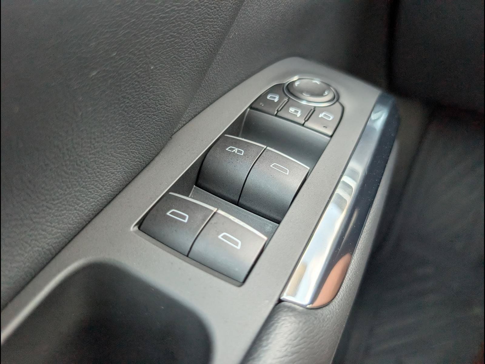 Used 2025 Chevrolet Traverse High Country FWD image 19