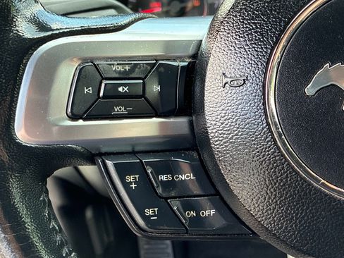 Used 2019 Ford Mustang Coupe RWD image 22