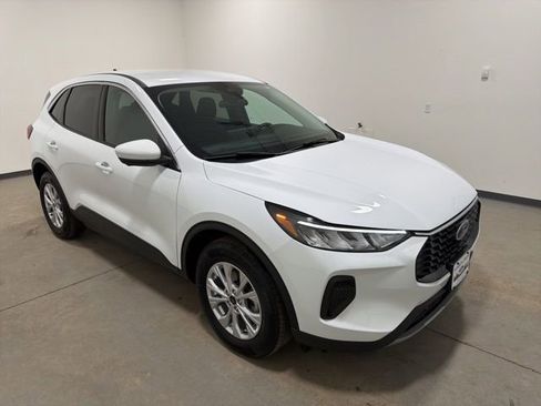 Used 2023 Ford Escape Active w/ Tech Pack #2 image 3