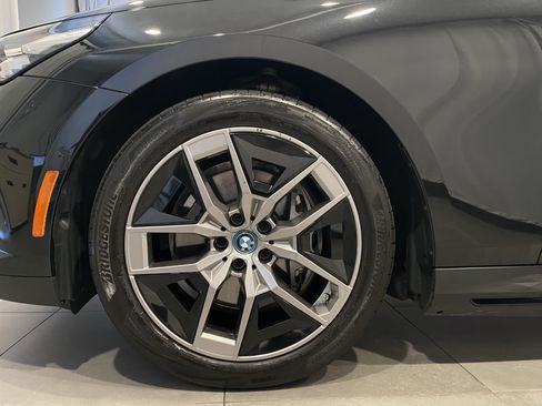 Used 2024 BMW i5 eDrive40i w/ Premium Package RWD image 7