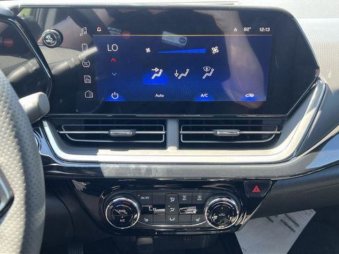 New 2026 Chevrolet Trax RS w/ Sunroof Package FWD image 20