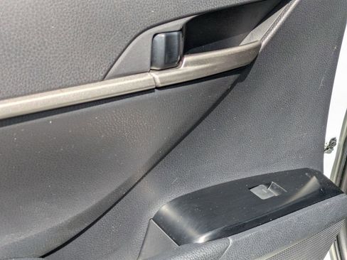 Used 2025 Toyota Camry LE image 27