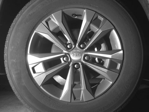 Used 2025 Chevrolet Equinox LT FWD image 16