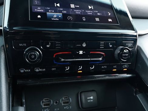 Used 2023 Jeep Grand Cherokee L Laredo w/ Luxury Tech Group I AWD/4WD image 19