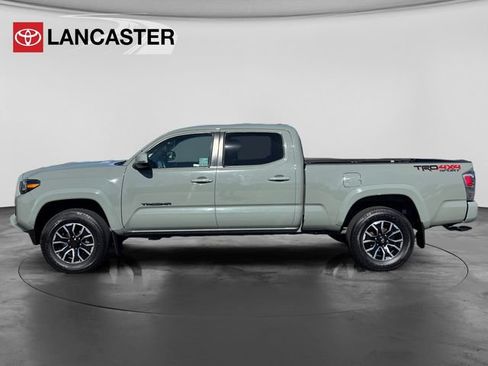 Used 2023 Toyota Tacoma TRD Sport AWD/4WD image 4
