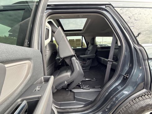 Used 2025 Ford Expedition Active image 28