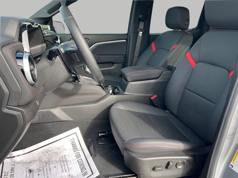 Used 2024 Chevrolet Colorado Z71 w/ Z71 Convenience Package 2 image 30