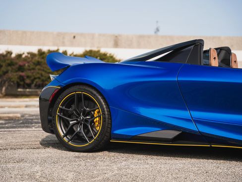 Used 2022 McLaren 765LT RWD image 20