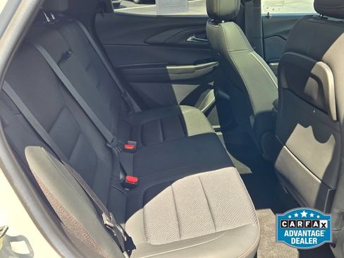 Used 2022 Chevrolet TrailBlazer RS w/ Sun and Liftgate Package FWD image 10