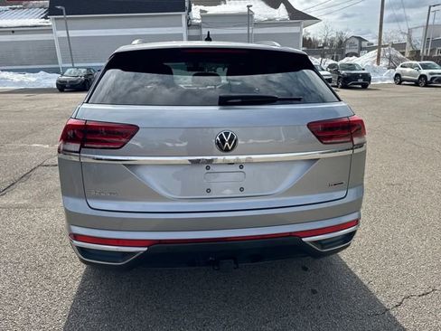 Certified 2022 Volkswagen Atlas Cross Sport SEL image 8