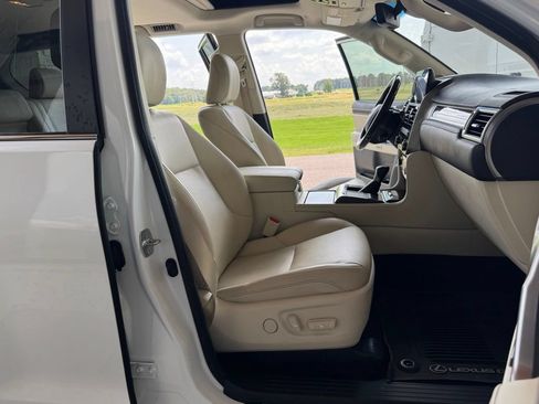 Used 2022 Lexus GX 460 Luxury w/ Accessory Package AWD/4WD image 46