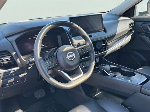 Used 2024 Nissan Rogue SL w/ SL Premium Package image 16