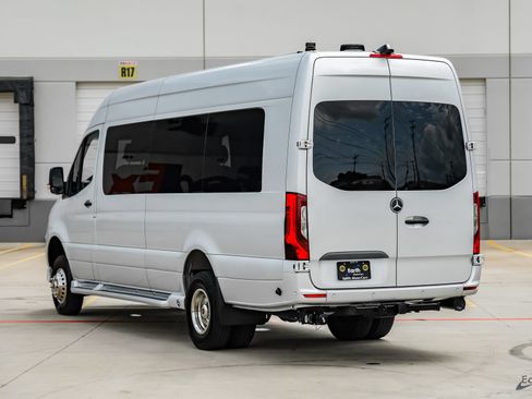 Used 2023 Mercedes-Benz Sprinter 3500 image 11