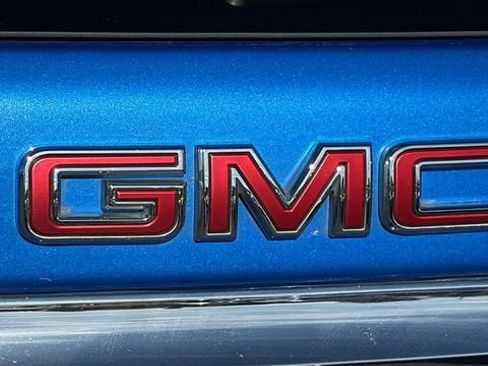 Used 2024 GMC Terrain SLT AWD/4WD image 28