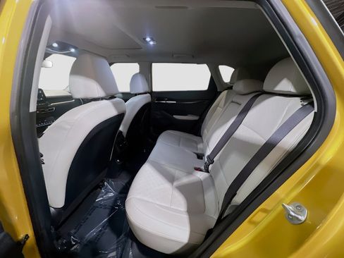 Used 2021 Kia Seltos SX w/ SX Sunroof Package AWD/4WD image 19