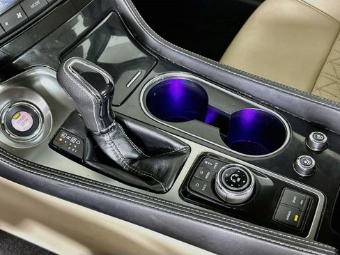 Used 2016 Nissan Maxima Platinum w/ Interior Lighting Package FWD image 25