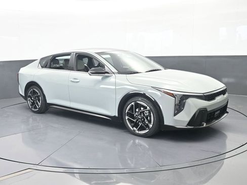Used 2025 Kia K4 GT-Line w/ GT-Line Premium Package FWD image 8