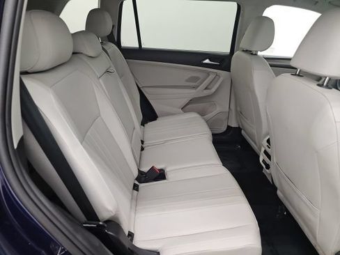 Used 2023 Volkswagen Tiguan SE w/ Panoramic Sunroof Package AWD/4WD image 34