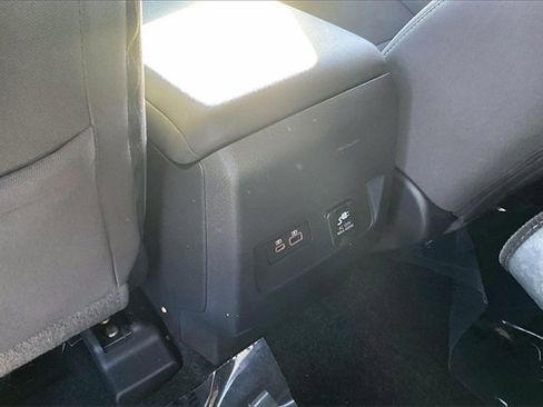 Used 2022 Nissan Frontier SV image 35