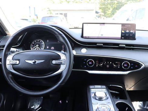 Used 2025 Genesis GV70 2.5T AWD/4WD image 17