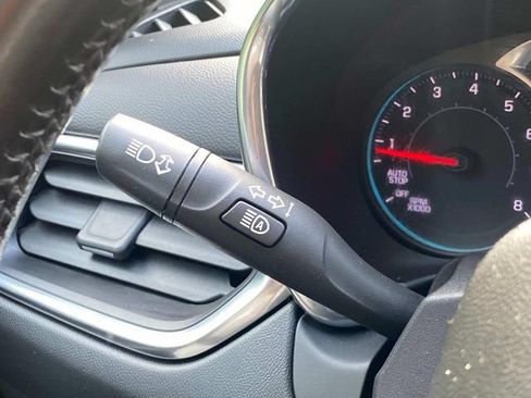Used 2021 Chevrolet Equinox LT FWD image 22