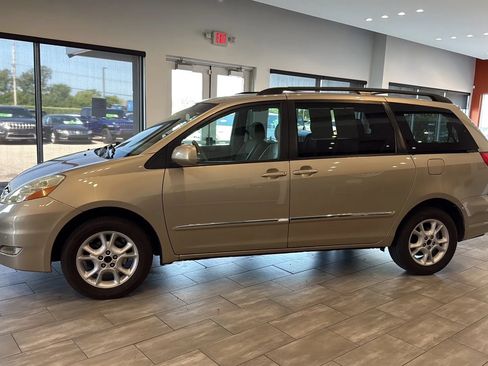 Used 2006 Toyota Sienna XLE Limited w/ XLE Limited Pkg 2 AWD/4WD image 6