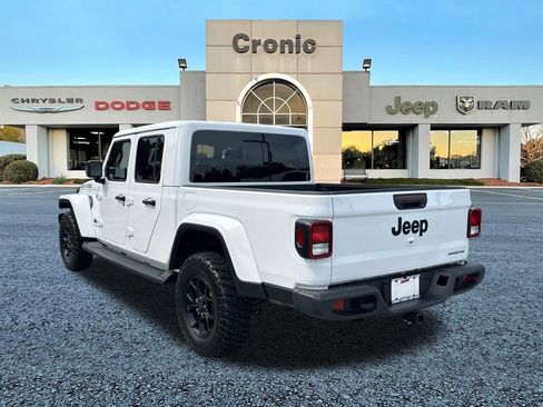 Used 2025 Jeep Gladiator Sport AWD/4WD image 5