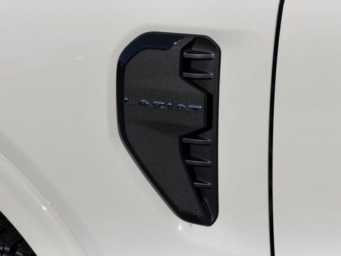 New 2025 Ford Ranger Lariat w/ FX4 Off-Road Package image 16