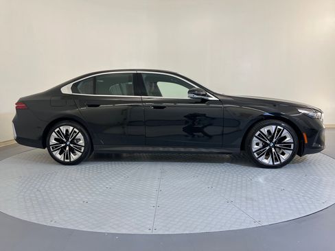 New 2026 BMW 530i w/ Executive Package image 8
