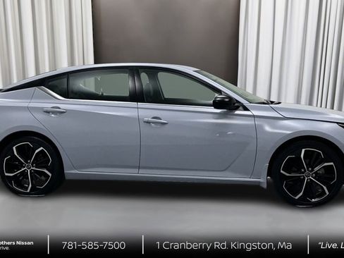 Certified 2024 Nissan Altima 2.5 SR w/ SR Premium Package FWD image 4