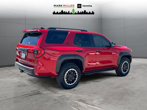 Certified 2025 Toyota 4Runner TRD Off-Road AWD/4WD image 5