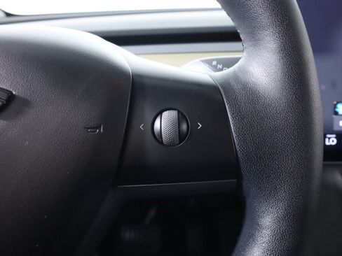 Used 2022 Tesla Model Y Long Range AWD/4WD image 12