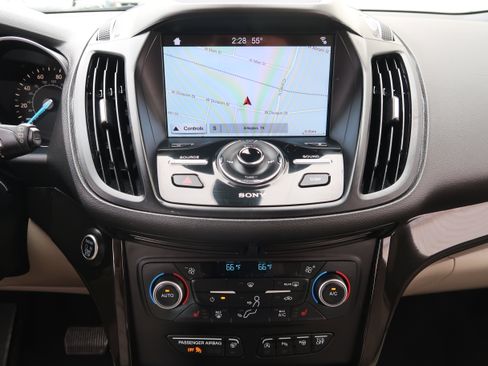 Used 2018 Ford Escape Titanium AWD/4WD image 17