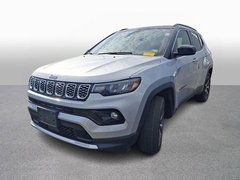 Used 2025 Jeep Compass Limited image 1
