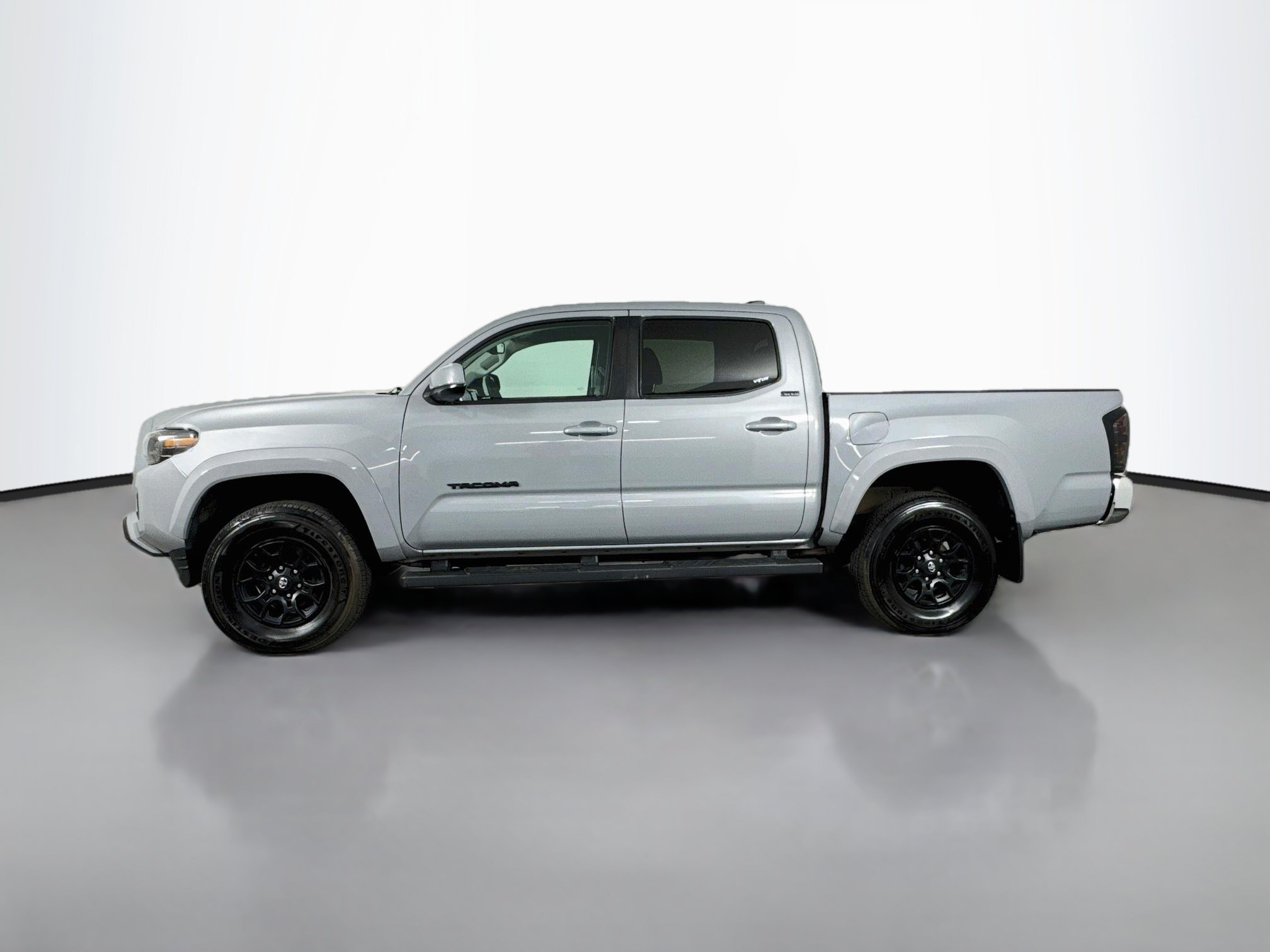 Used 2021 Toyota Tacoma SR5 AWD/4WD image 4