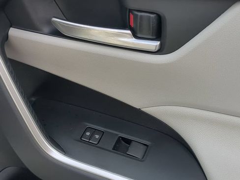 Used 2019 Toyota RAV4 XLE w/ All Weather Liner Package AWD/4WD image 33