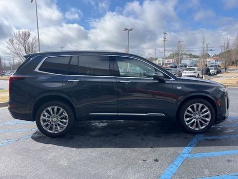 Used 2022 Cadillac XT6 Premium Luxury w/ Technology Package image 5