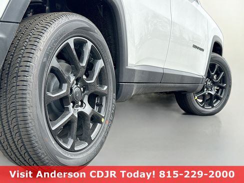 New 2026 Jeep Compass Latitude image 14