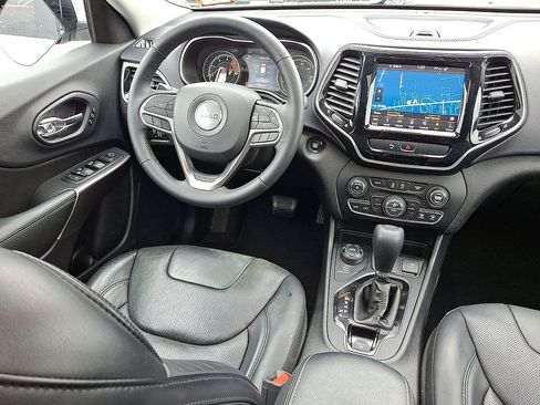 Used 2019 Jeep Cherokee Limited w/ Luxury Group AWD/4WD image 15