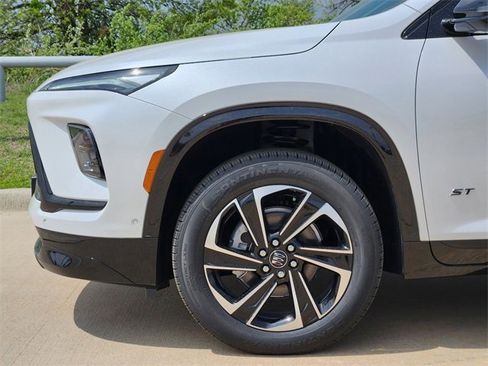 New 2025 Buick Enclave Sport Touring w/ Super Cruise Package image 7