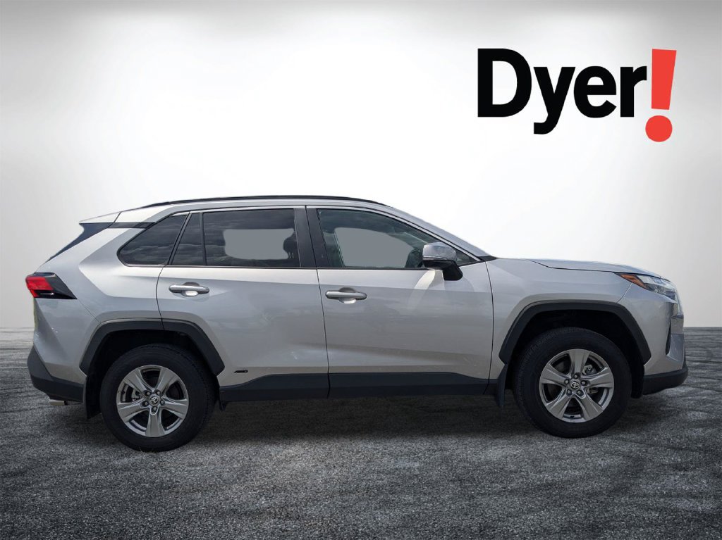 Used 2024 Toyota RAV4 XLE AWD/4WD image 3