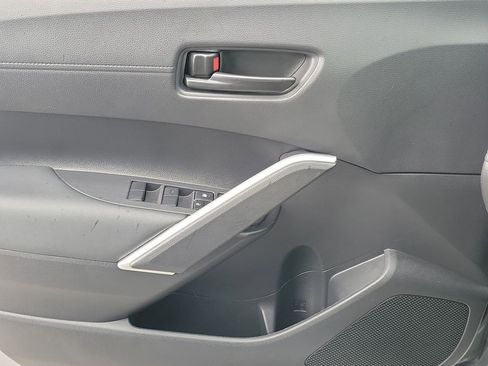 Used 2024 Toyota Corolla Cross LE FWD image 25