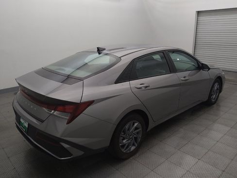 Used 2024 Hyundai Elantra SEL FWD image 9