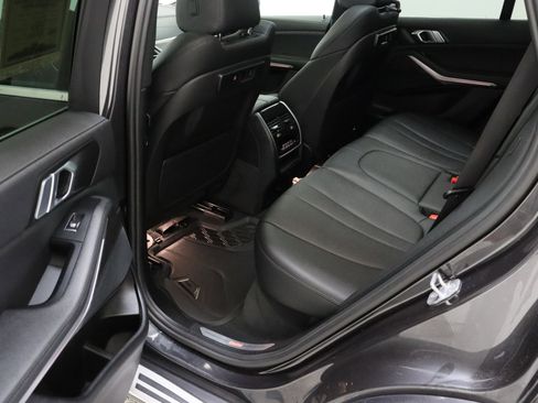 Used 2022 BMW X5 sDrive40i w/ Premium Package RWD image 31